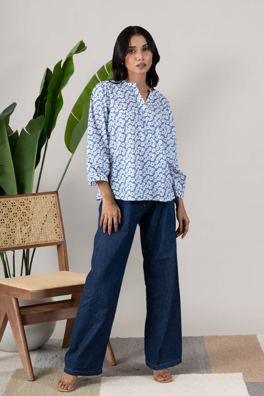 KUDIORY Women Blue Floral Printed V-Neck Flared Sleeves Top
