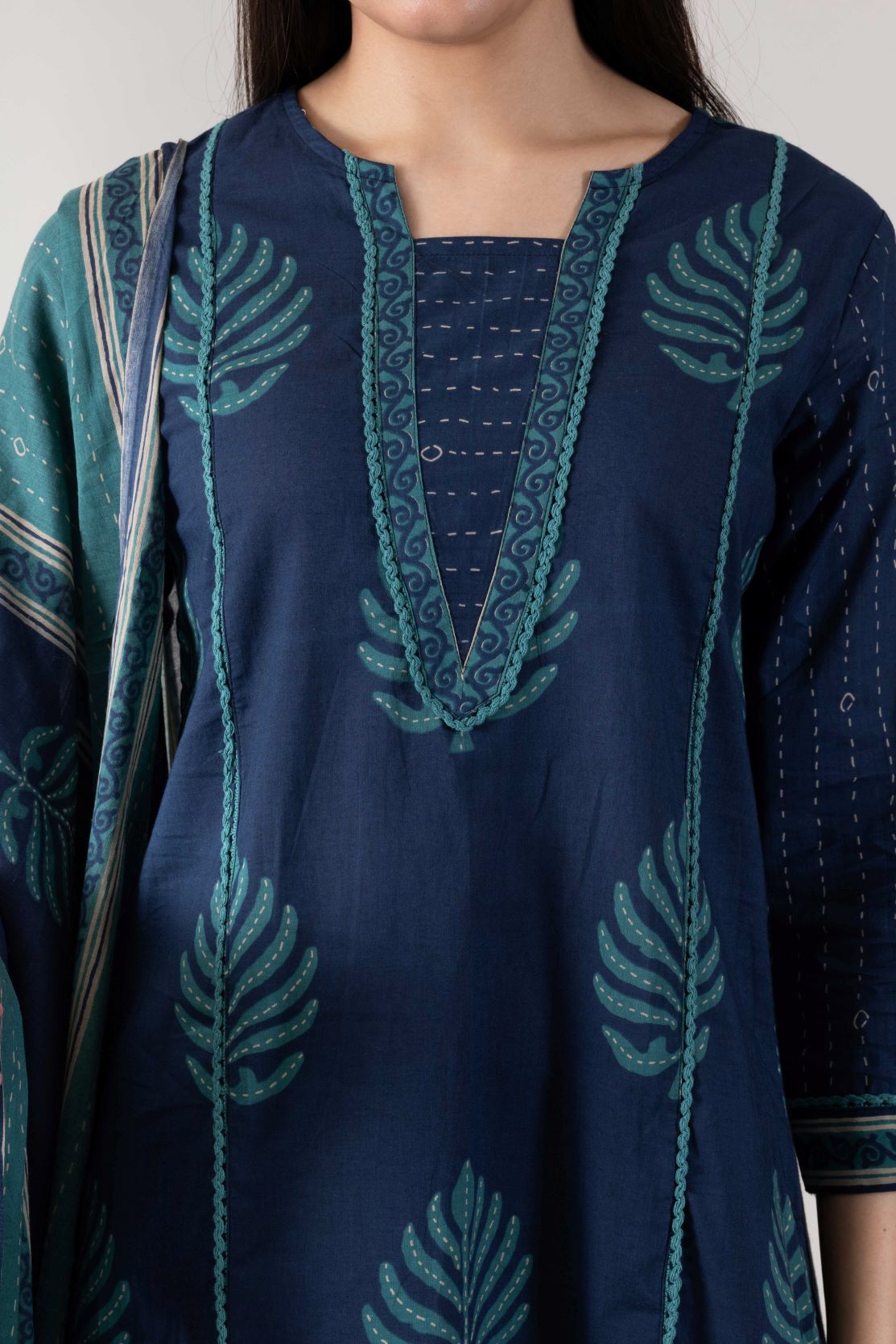 KUDIORY Women’s Navy Blue & Teal Printed Kurta with Trousers & Dupatta