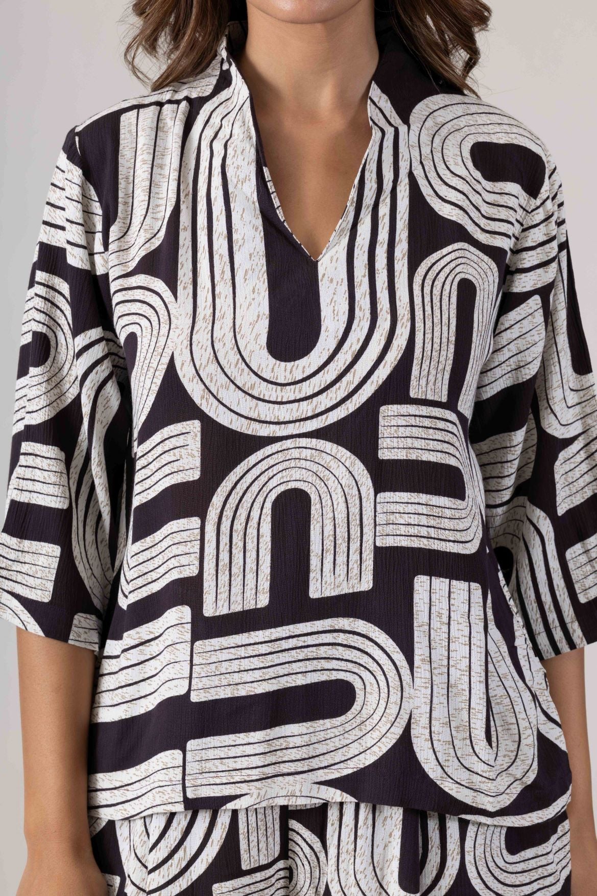 KUDIORY Women Black & White Abstract Printed Co-ord Set with Shirt and Wide-Leg Trousers