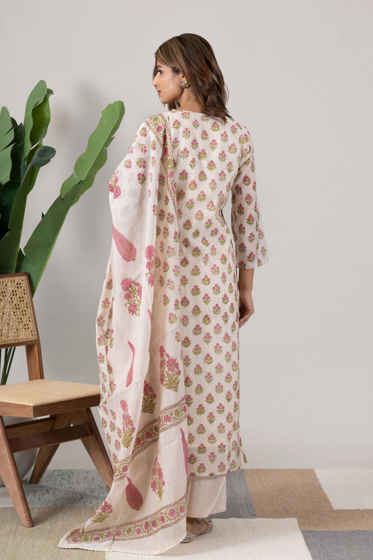 KUDIORY Women White Floral Printed Kurta with Trousers & Dupatta Set