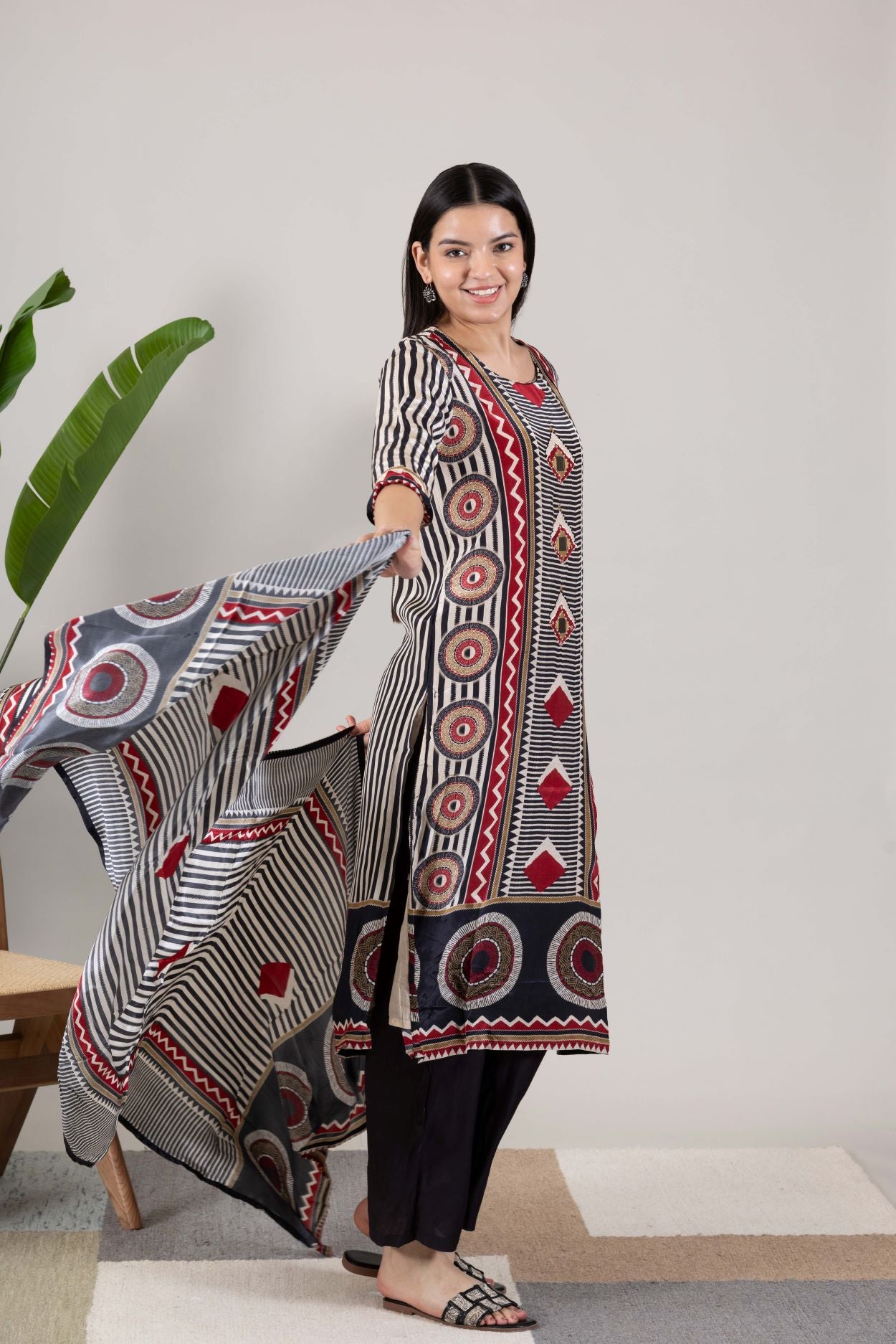KUDIORY Women Black & Red Geometric Print Straight Kurta with Dupatta & Trousers