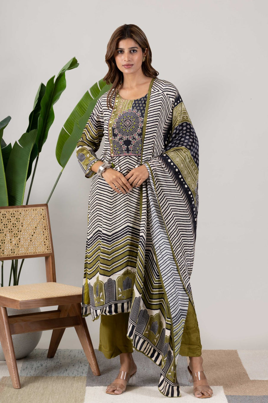 KUDIORY Women Black & Olive Green Geometric Printed Kurta with Palazzos & Dupatta