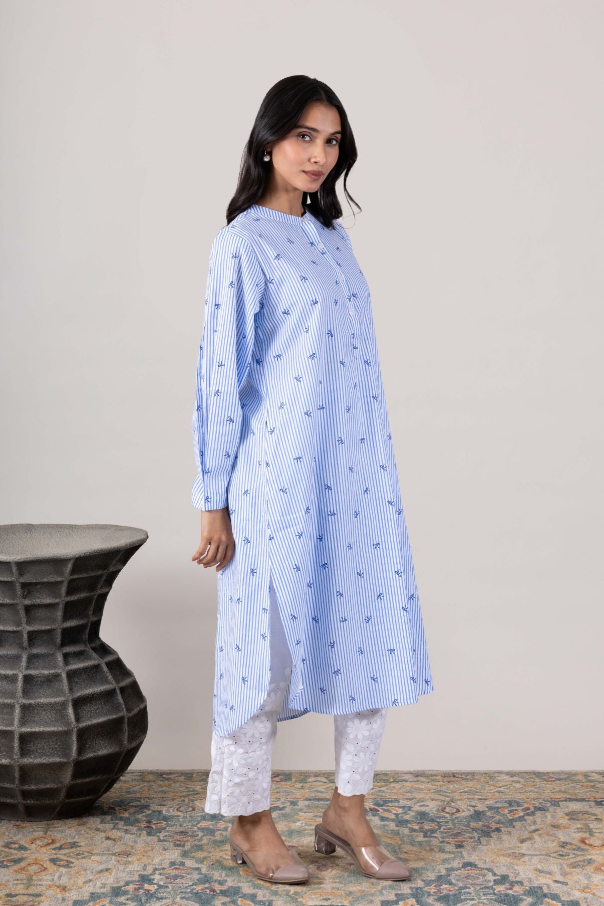 KUDIORY Women Blue Striped Embroidered Mandarin Collar Kurta