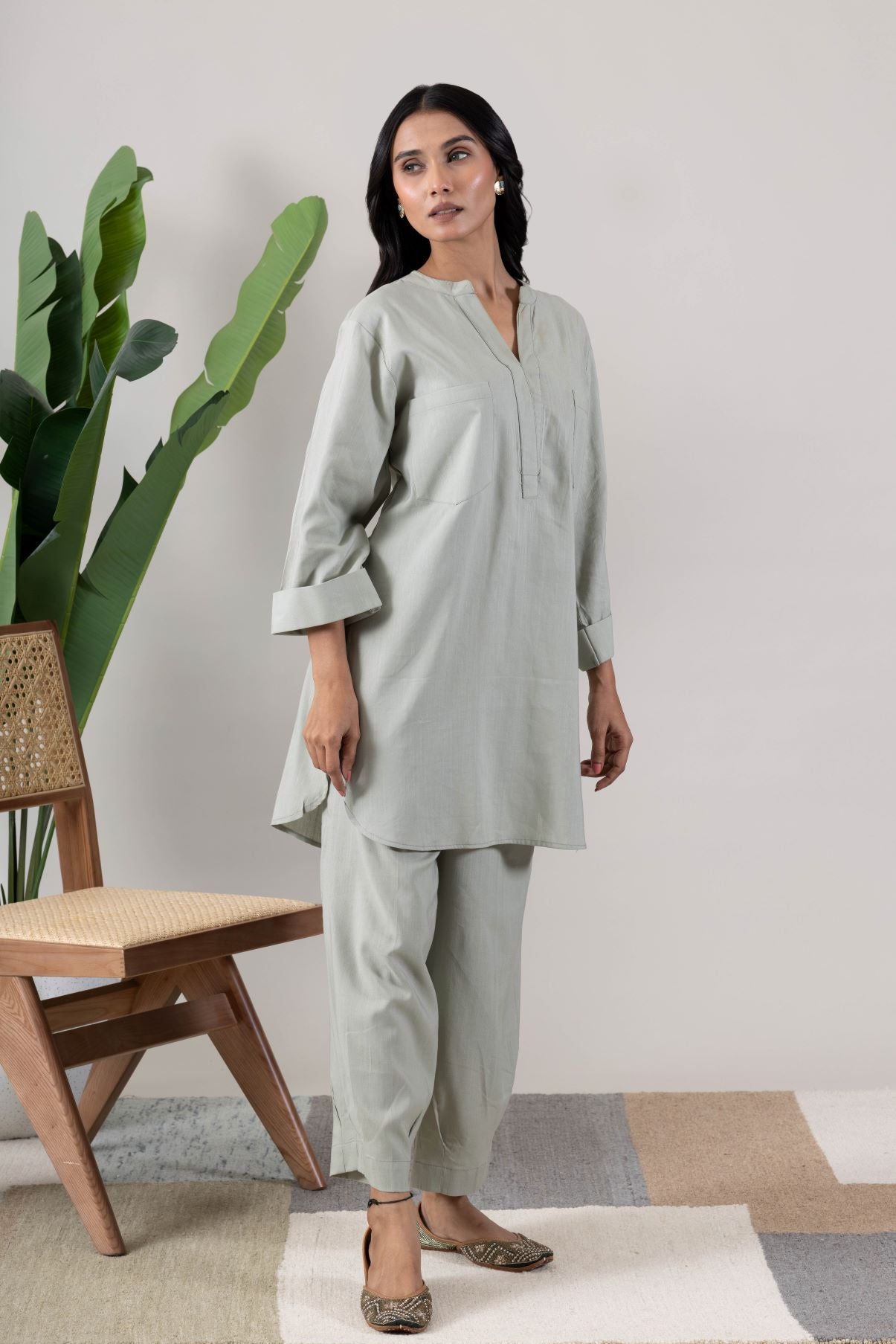 KUDIORY Women’s Sage Green Solid Kurta with Straight Pants Co-Ord Set