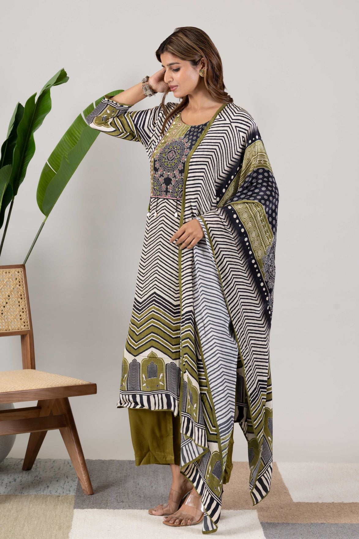 KUDIORY Women Black & Olive Green Geometric Printed Kurta with Palazzos & Dupatta