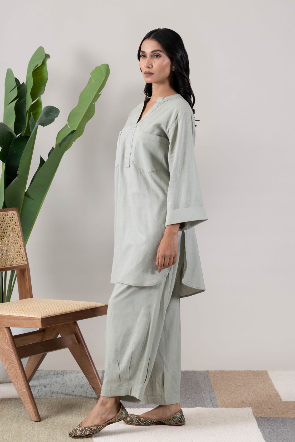KUDIORY Women’s Sage Green Solid Kurta with Straight Pants Co-Ord Set