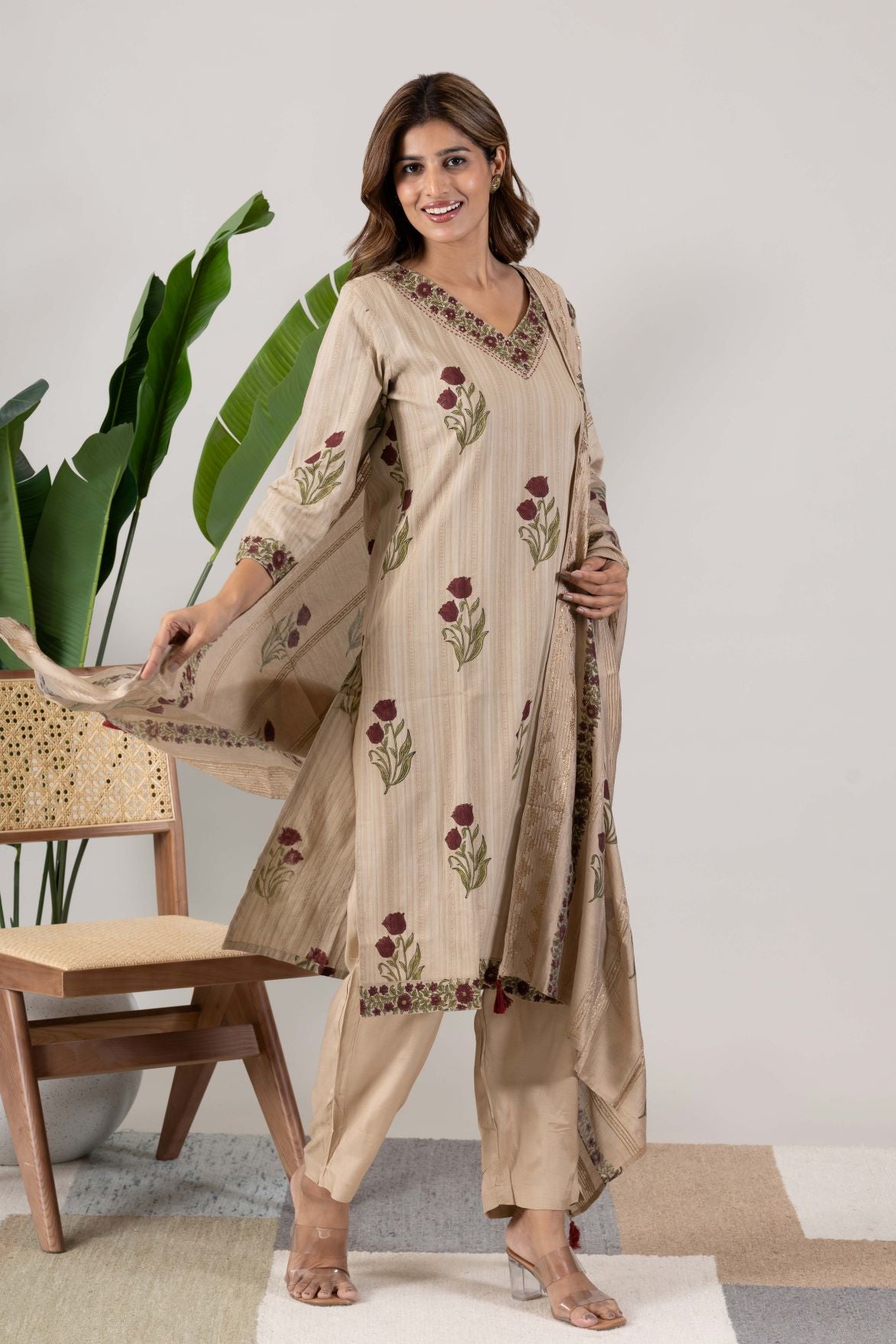 KUDIORY Women Beige Floral Printed Kurta with Trousers & Dupatta Set