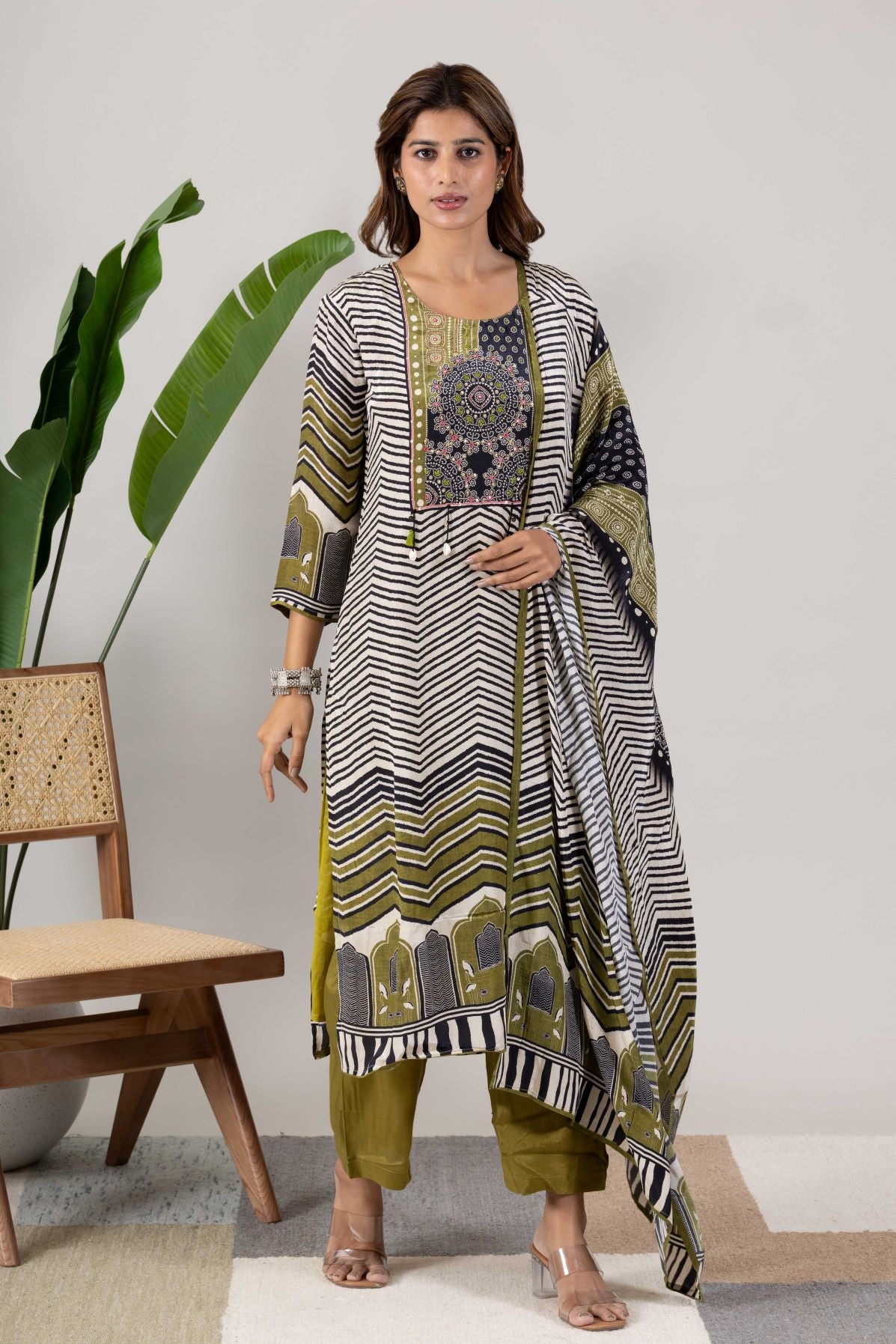KUDIORY Women Black & Olive Green Geometric Printed Kurta with Palazzos & Dupatta