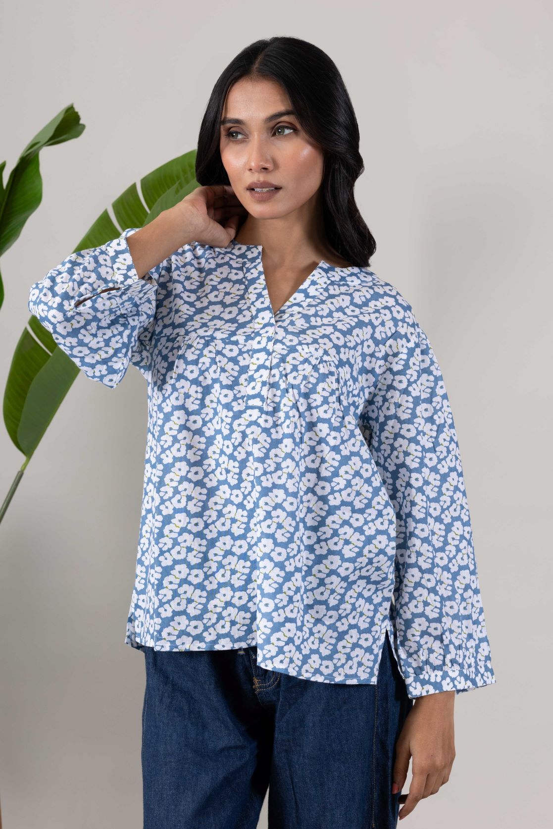KUDIORY Women Blue Floral Printed V-Neck Flared Sleeves Top