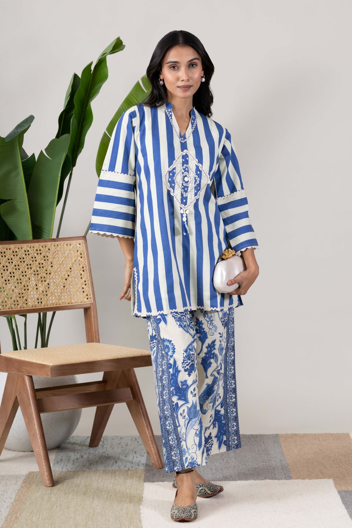 KUDIORY Women Blue & White Striped Printed Kurta with Palazzo Pants Co-Ord Set