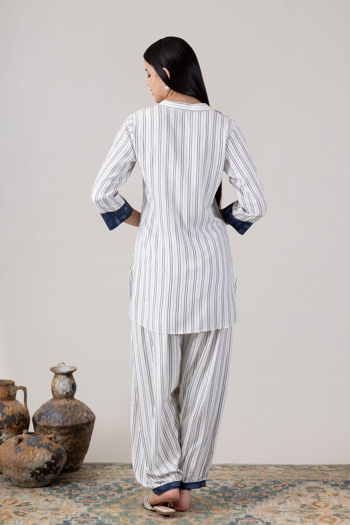 KUDIORY Women White & Navy Blue Striped Printed Kurta with Palazzos