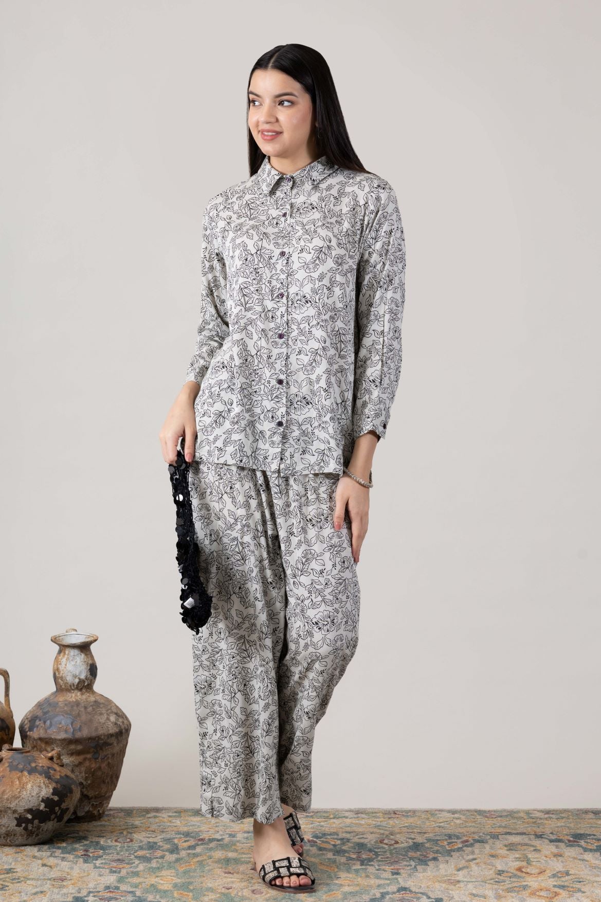 KUDIORY Women White Floral Printed Co-Ord Set with Shirt & Wide-Leg Trousers