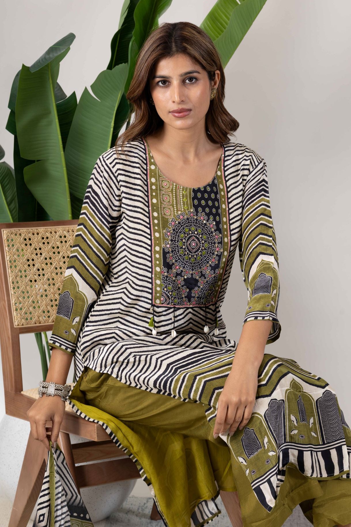 KUDIORY Women Black & Olive Green Geometric Printed Kurta with Palazzos & Dupatta