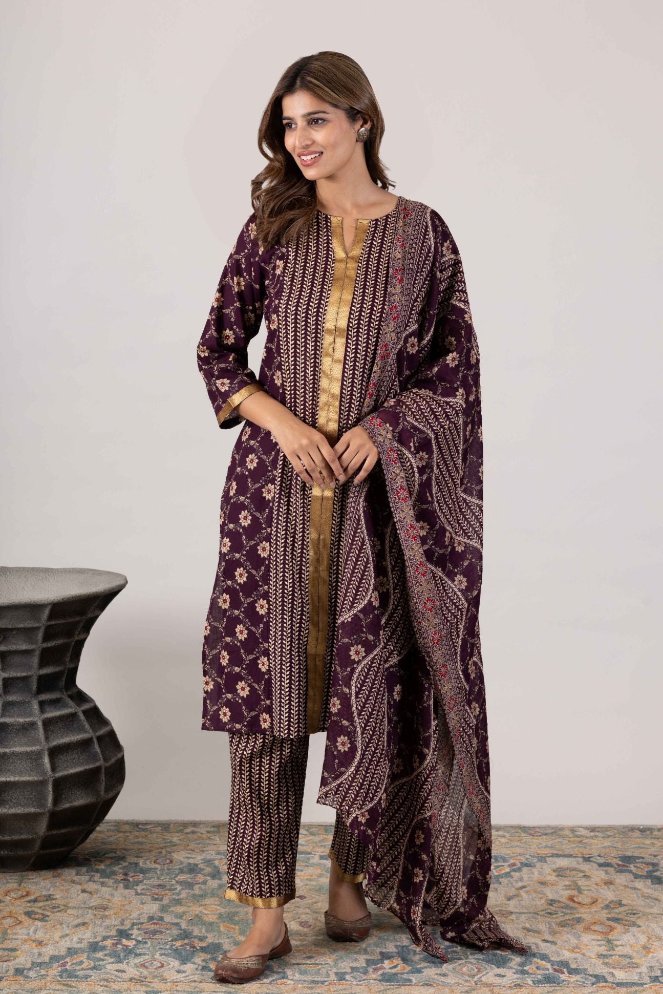 KUDIORY Women’s Maroon Floral Printed Kurta with Printed Trousers