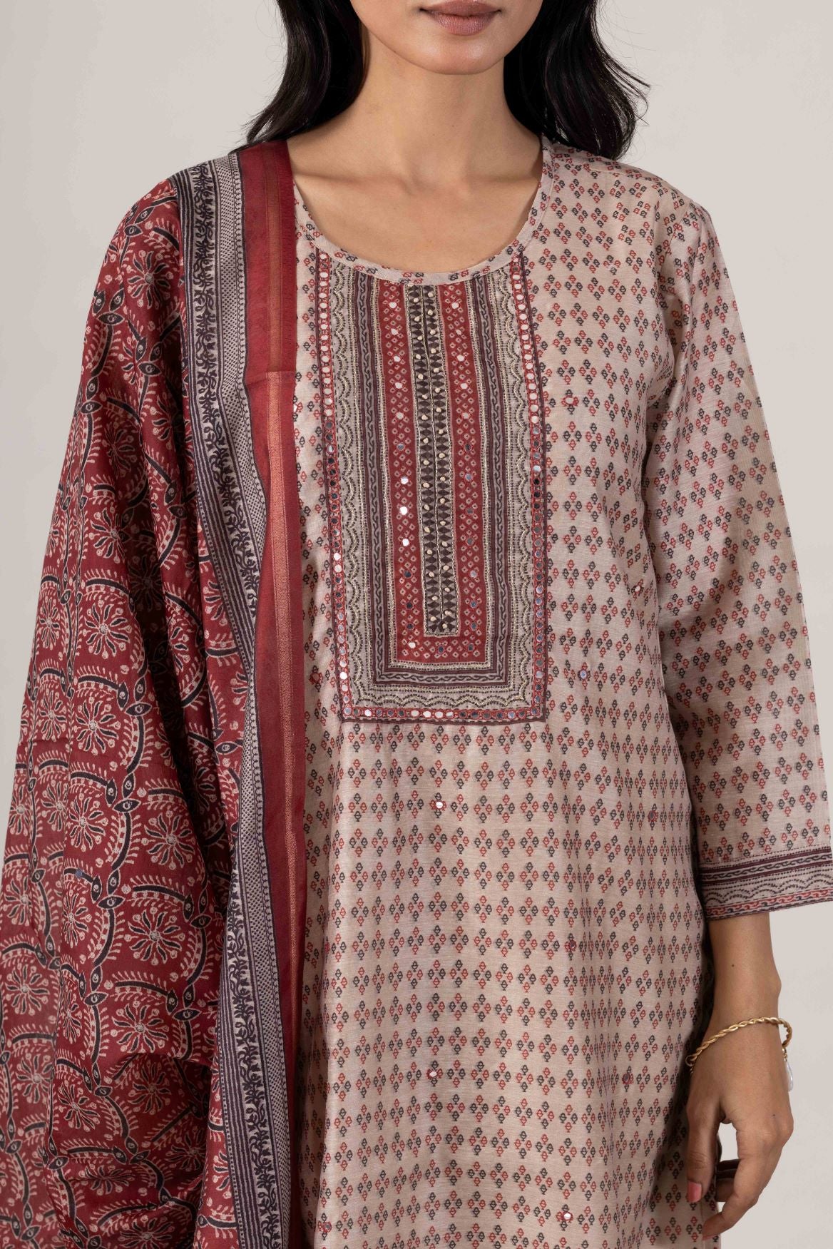 KUDIORY Women’s Beige & Maroon Printed Straight Kurta with Trousers & Dupatta