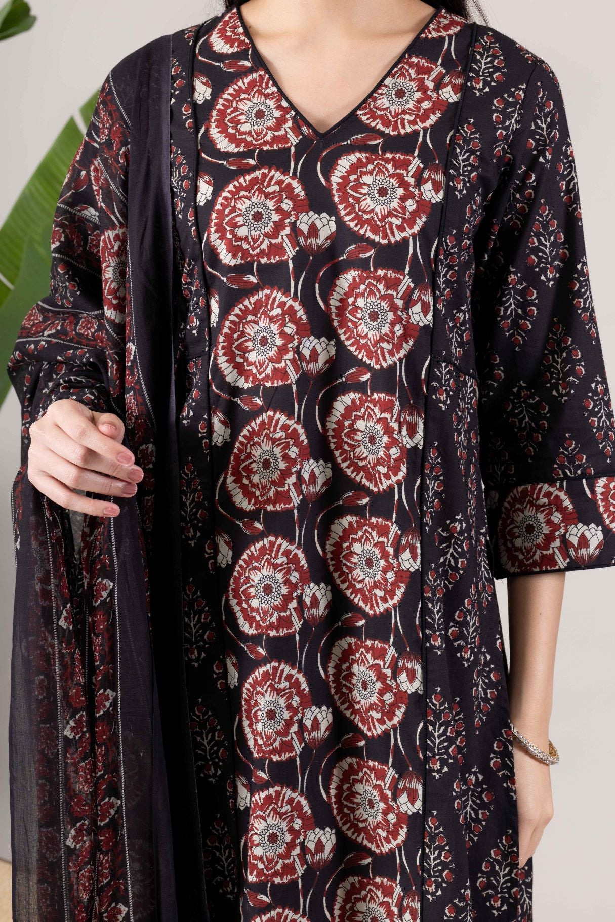 KUDIORY Women’s Black & Maroon Printed Kurta with Matching Dupatta