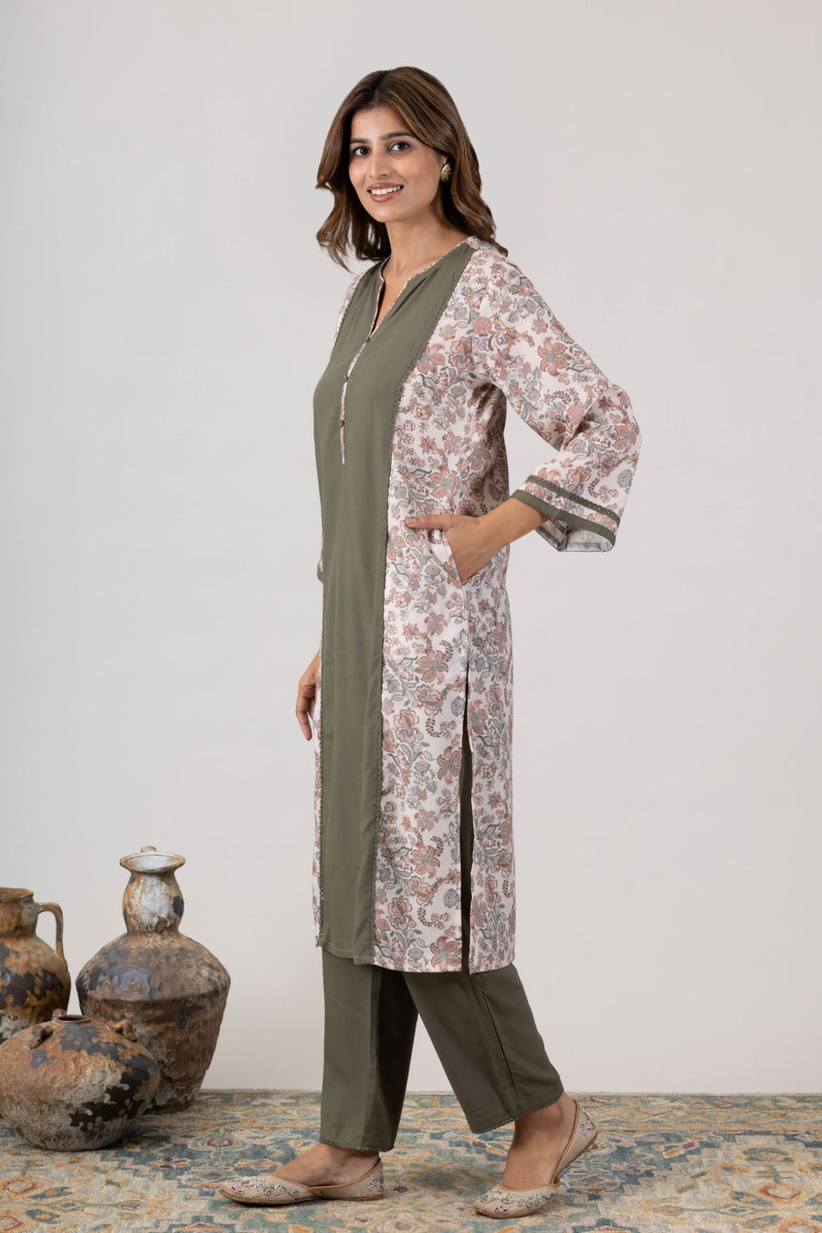 KUDIORY Women’s Olive Green Kurta with Printed Jacket & Trousers
