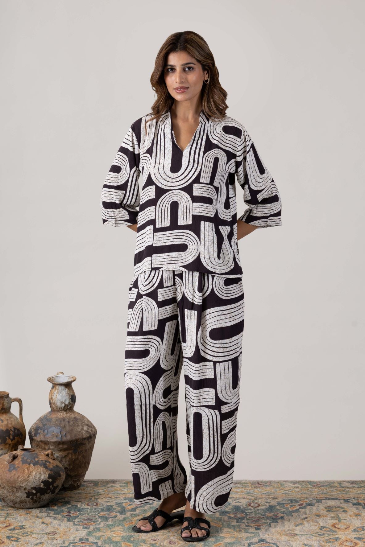 KUDIORY Women Black & White Abstract Printed Co-ord Set with Shirt and Wide-Leg Trousers