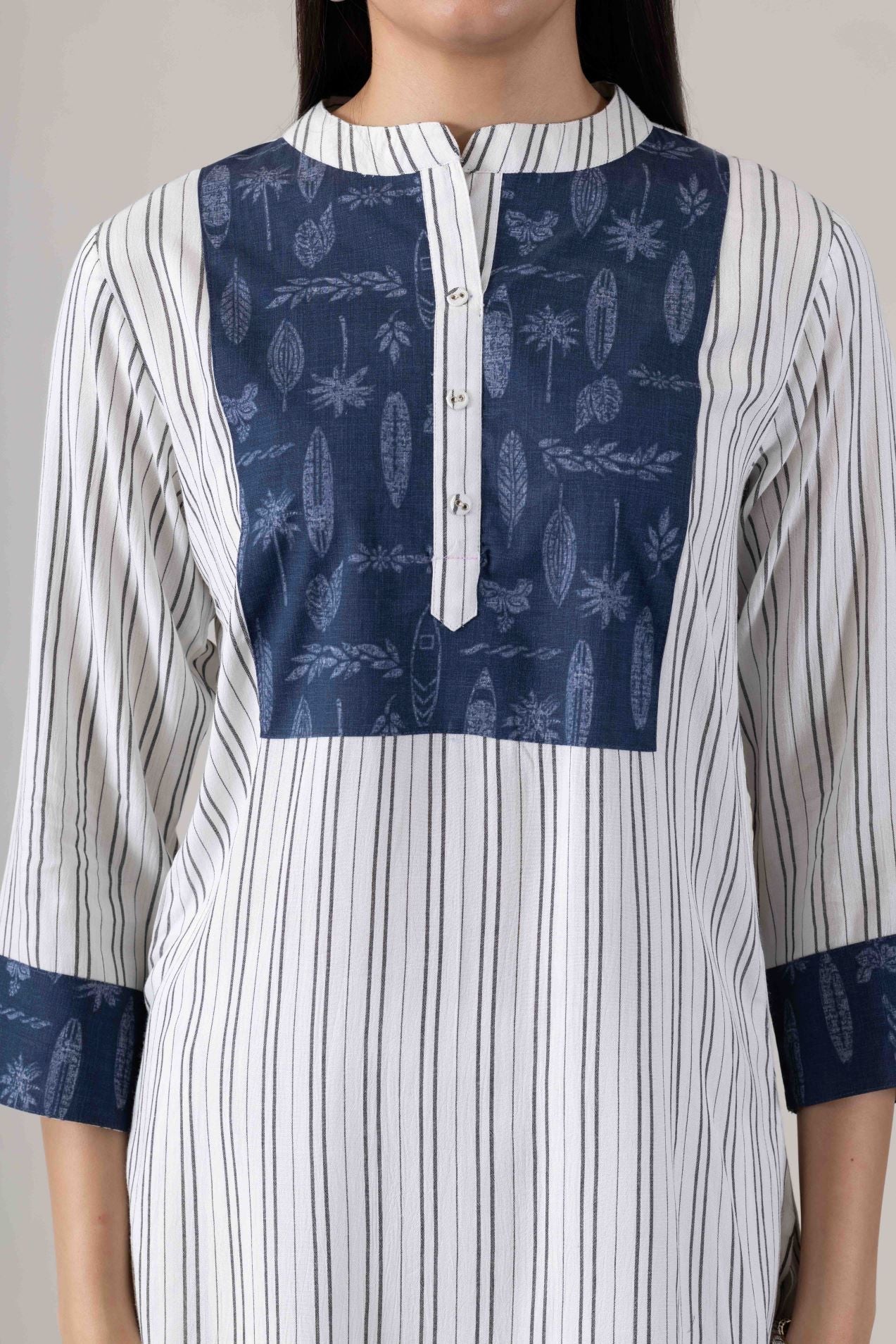 KUDIORY Women White & Navy Blue Striped Printed Kurta with Palazzos