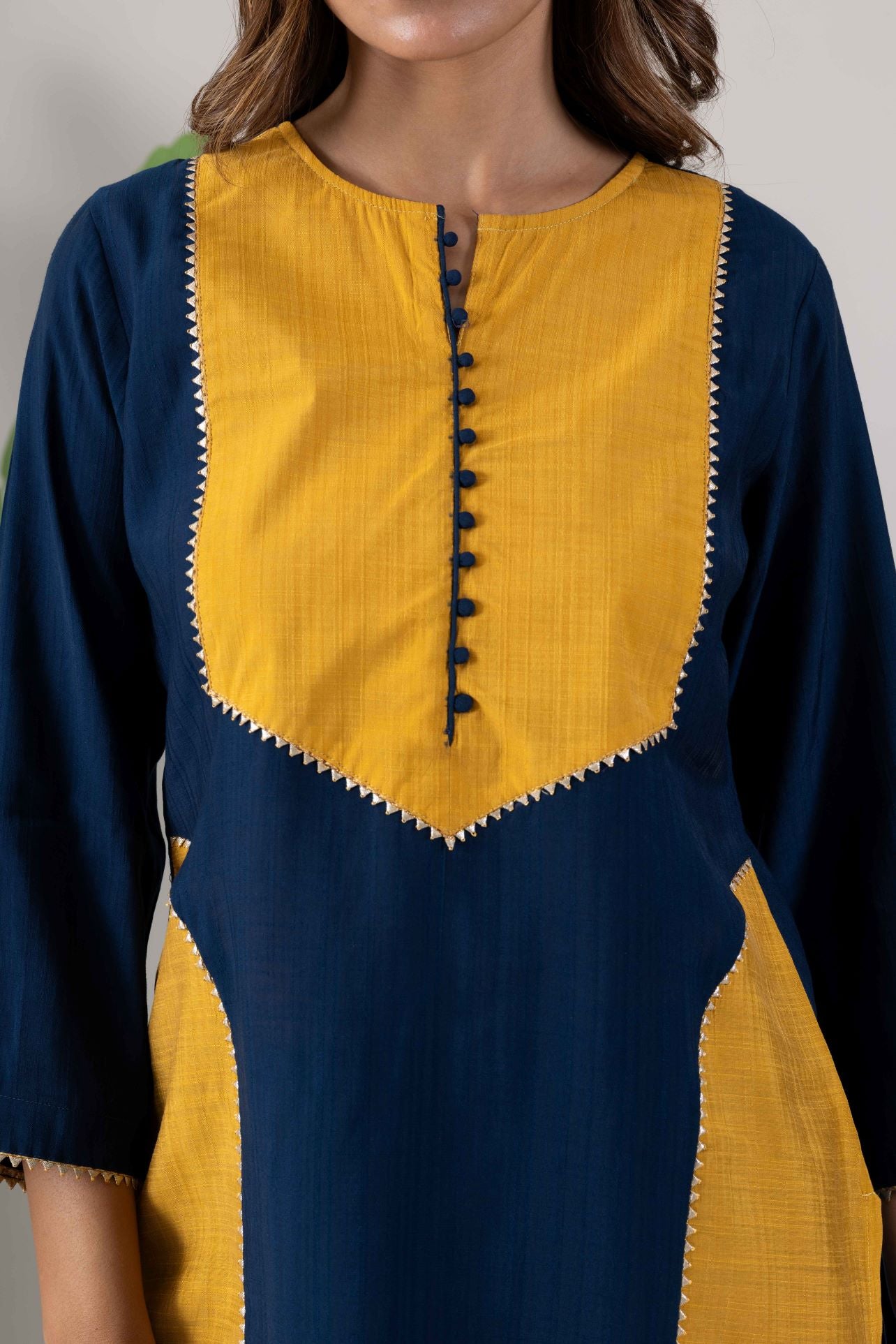 KUDIORY Women Navy Blue & Mustard Yellow Colourblocked Kurta with Straight Pants Co-Ord Set