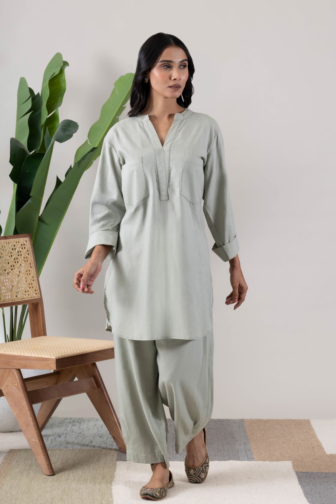 KUDIORY Women’s Sage Green Solid Kurta with Straight Pants Co-Ord Set